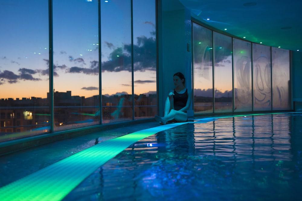 Gran Hotel Lakua Vitoria-Gasteiz Luaran gambar The Sky Pool