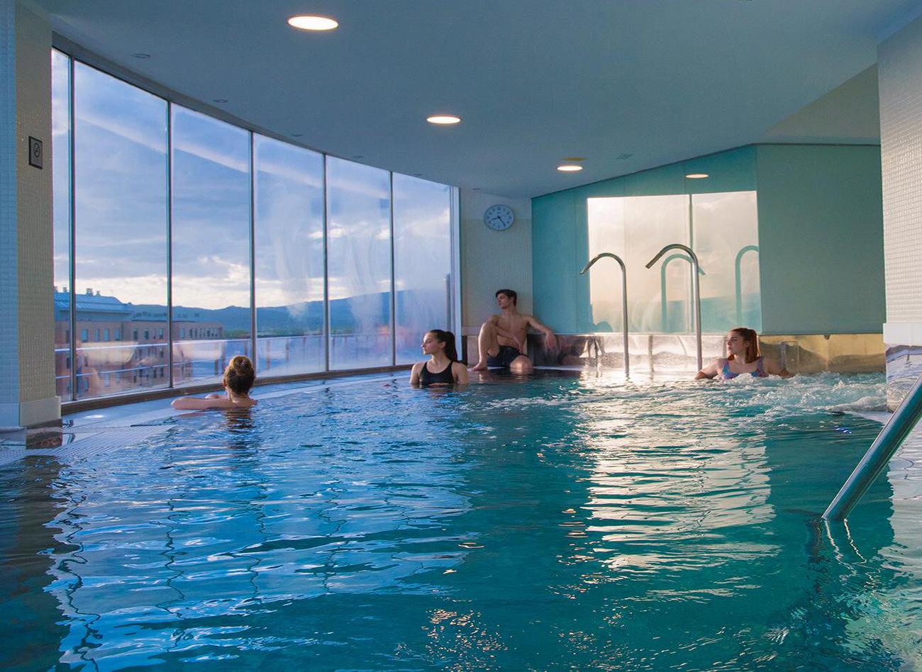 Gran Hotel Lakua Vitoria-Gasteiz Luaran gambar The thermal pool at the Grand Hotel