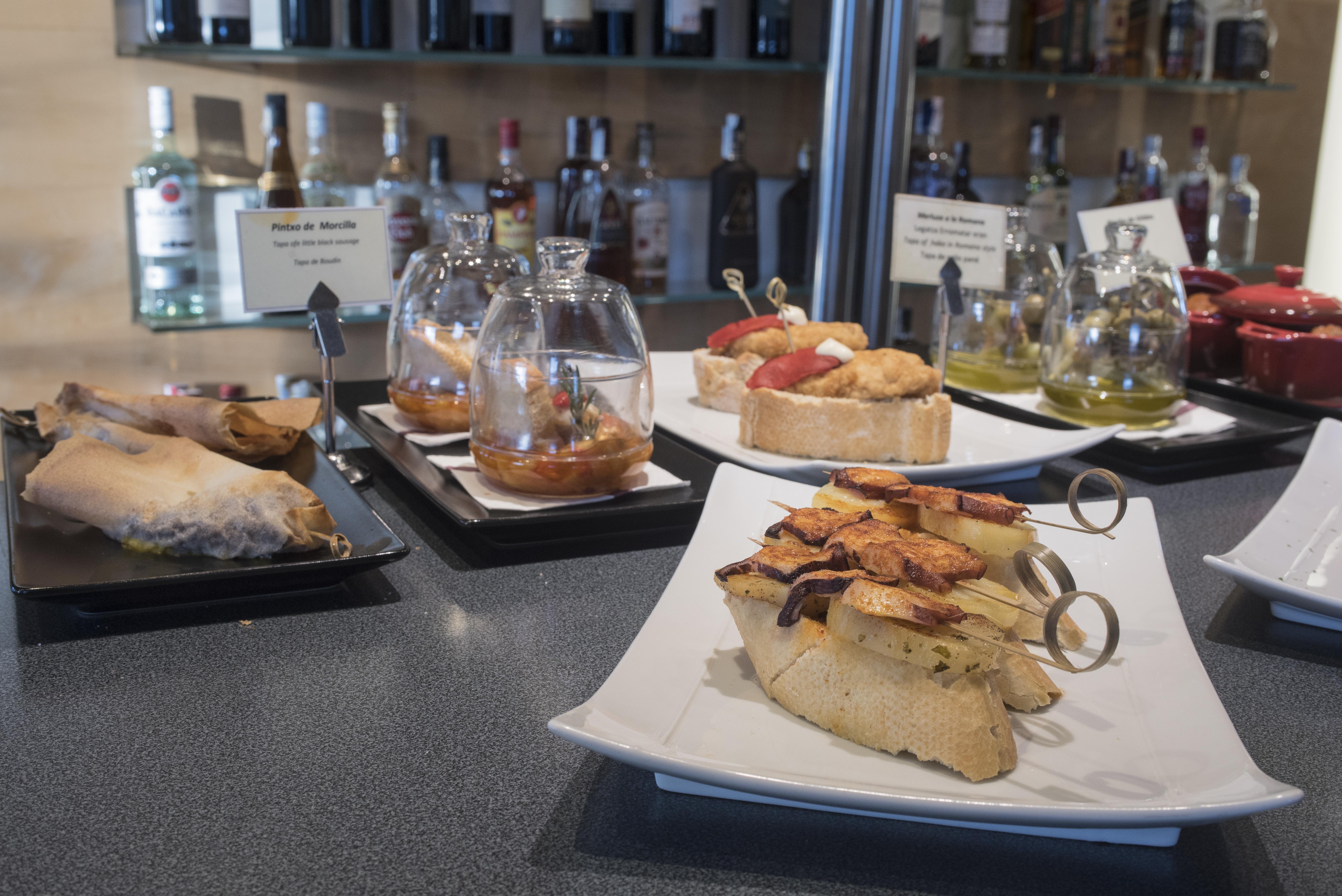 Gran Hotel Lakua Vitoria-Gasteiz Luaran gambar Pintxo tapas