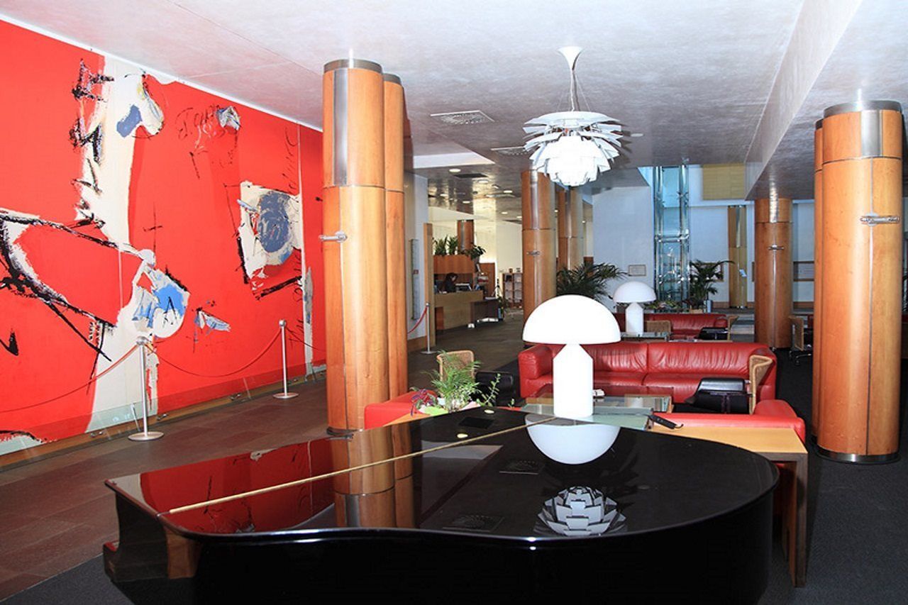 Gran Hotel Lakua Vitoria-Gasteiz Luaran gambar Interior of the hotel